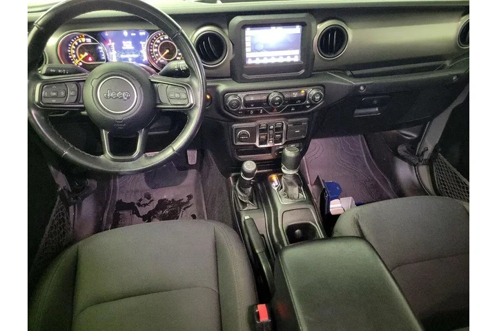 $30998 : Jeep Gladiator 2021 4x4 Will image 9