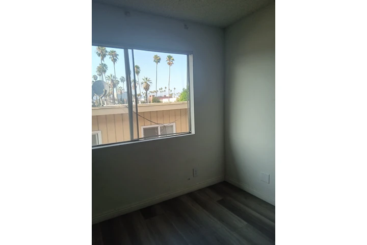 $1300 : Rento recamara image 2