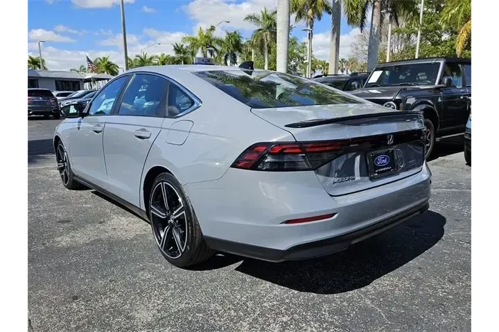 $26990 : Honda Accord Hybrid 2023 Spo image 8