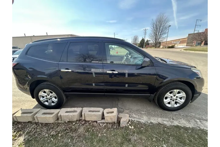 $7490 : 2016 Traverse LS image 8