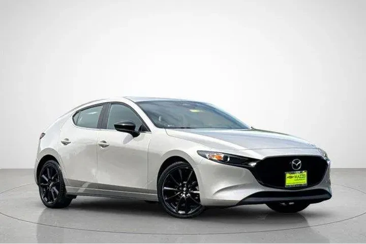 $19638 : Mazda Mazda3 Hatchback 2024 image 2