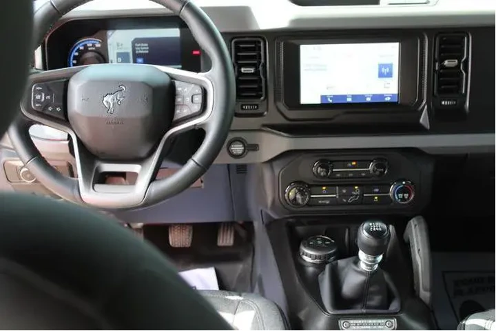 $35899 : Ford Bronco 2022 4x4 Base 4d image 9