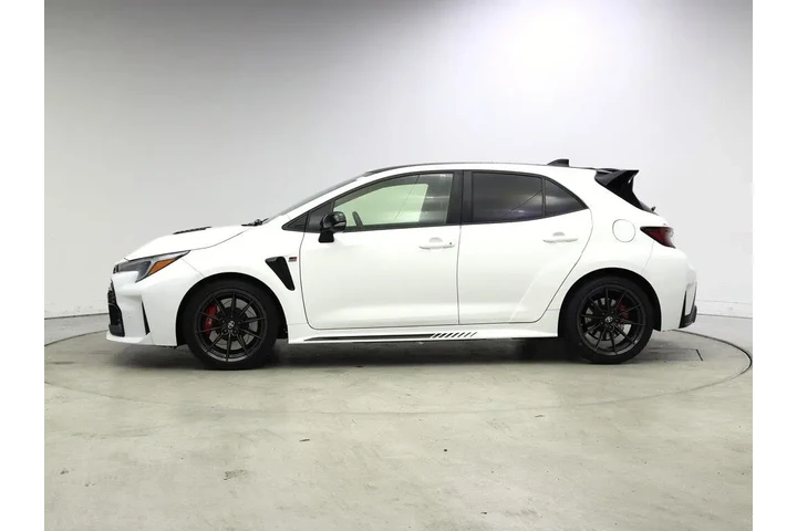$39998 : Toyota GR Corolla 2024 AWD C image 3