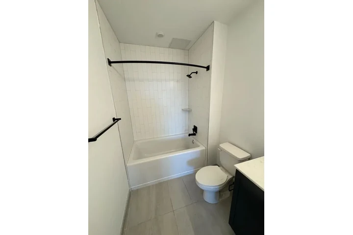 $1100 : Apto 1H con parking privado image 8