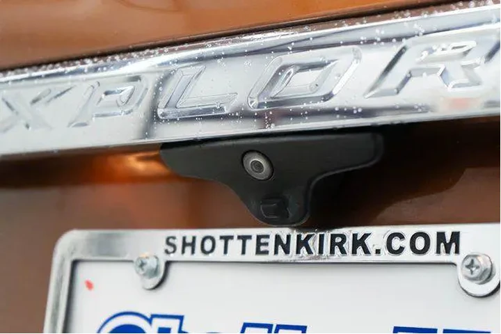 $14463 : Ford Explorer 2017 XLT 4dr S image 9