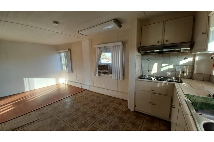$1800 : MOBILE HOME FOR RENT (PHELAN) image 3