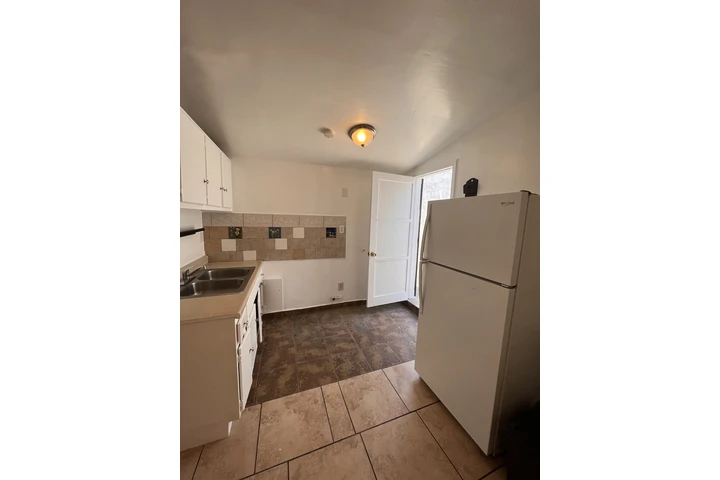 $1400 : Studio en Renta image 2