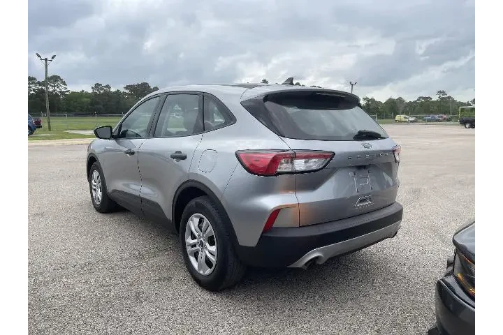 $17981 : Ford Escape 2022 S 4dr SUV image 3