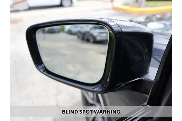 $27390 : BMW 3 Series 2022 330i 4dr S image 5