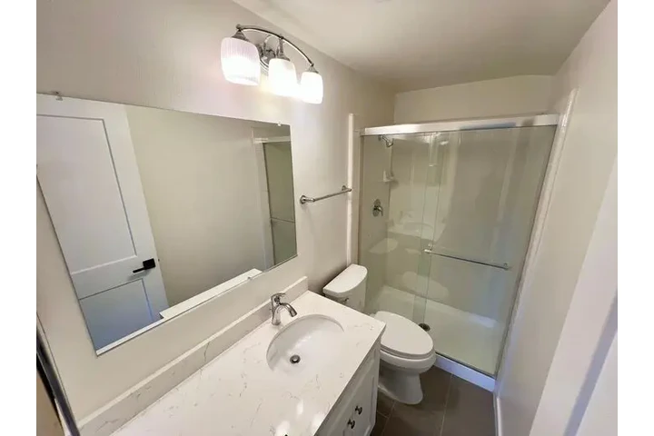 $1700 : Casa de 3 dormitorios y 2 baño image 5
