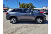 $27500 : Toyota RAV4 2024 XLE 4dr SUV thumbnail
