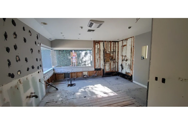 DEMOLITION AND HAULING image 5