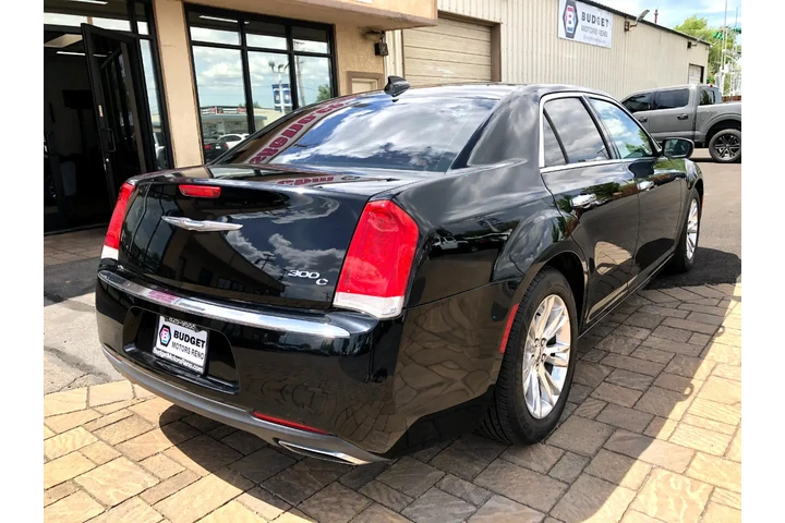 $17292 : 2017 300 C RWD image 2