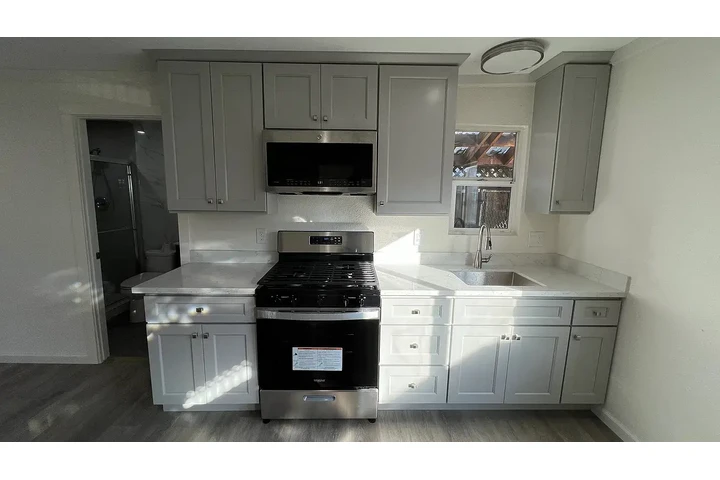 $800 : 2 BEDROOM San Jose, CA image 5