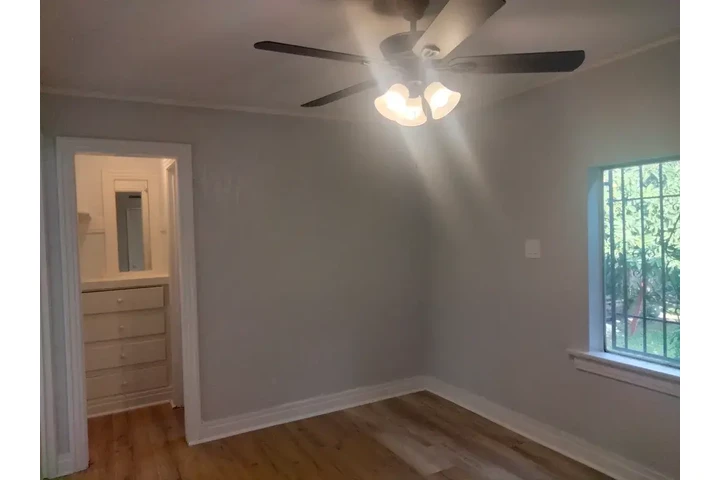 $1300 : Rento estudio-Huntington Park image 8