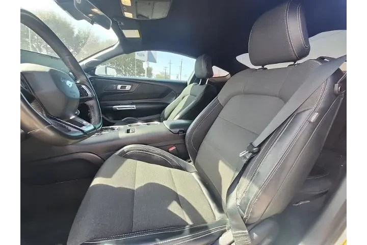 $27998 : Ford Mustang 2024 EcoBoost 2 image 9