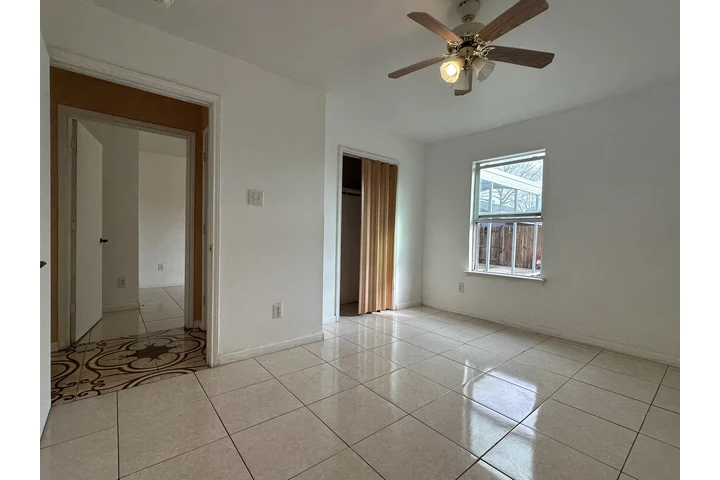 $1600 : BONITA Y COMODA CASA @HOUSTON image 7