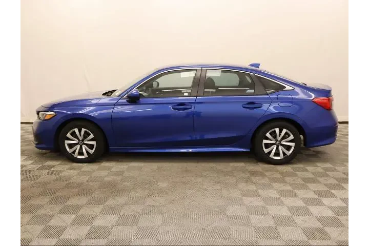 $23995 : Honda Civic 2024 LX 4dr Seda image 3