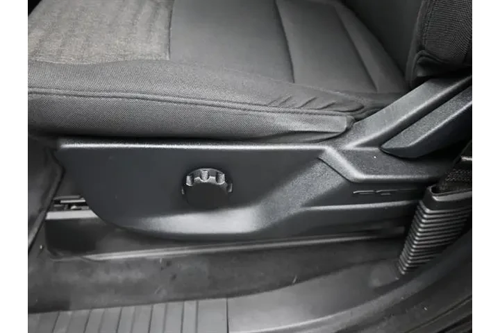 $31482 : Ford F-150 2023 4x2 XL 4dr S image 7