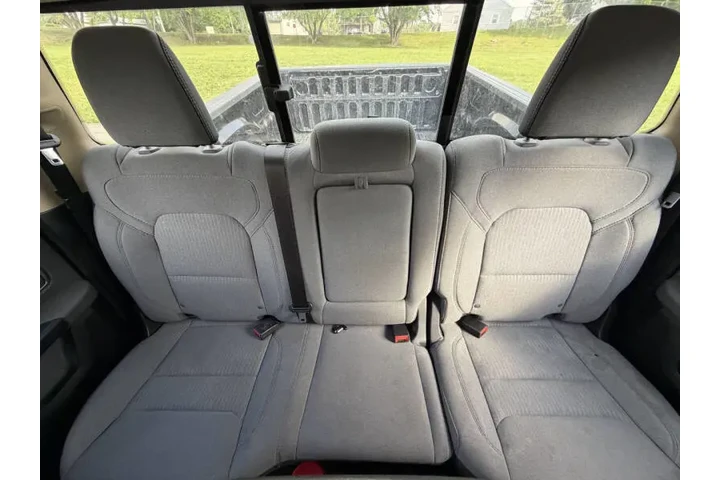$17999 : 2019 RAM 1500 Big Horn image 5