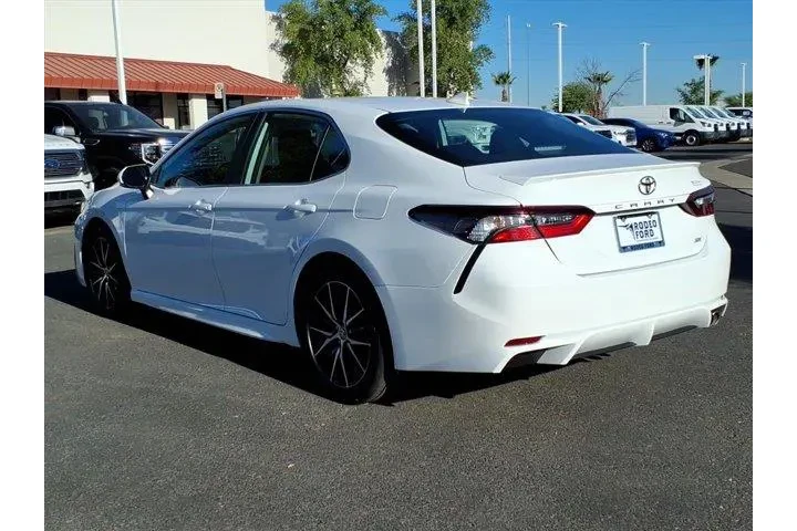 $24399 : Toyota Camry 2024 SE 4dr Sed image 3