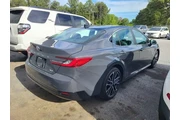 $31133 : Toyota Camry 2025 SE 4dr Sed thumbnail