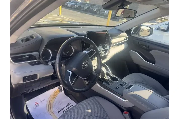 $35999 : Toyota Highlander 2023 L 4dr image 10