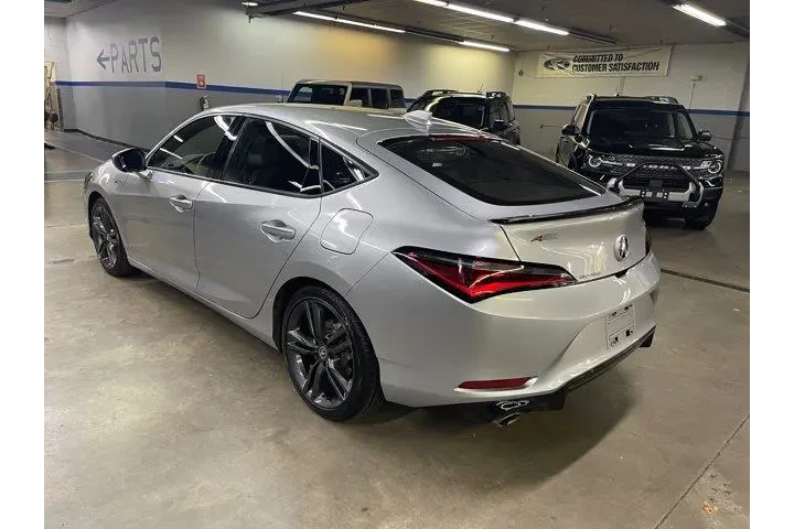 Acura Integra 2024 4dr Liftb image 5