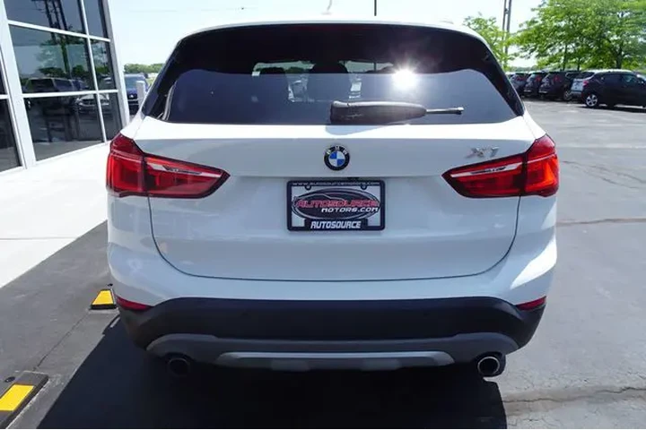 $15990 : 2017 BMW X1 image 7
