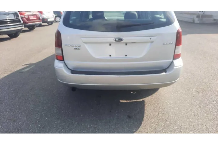 $2995 : 2005 Focus image 9