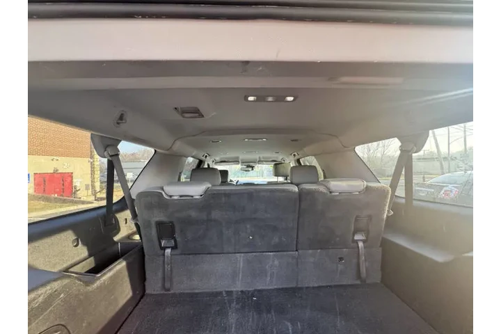 $12999 : 2018 Suburban LT image 9