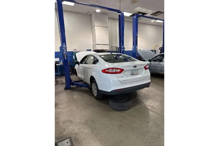 Ford Fusion 2014 S 4dr Sedan image 6