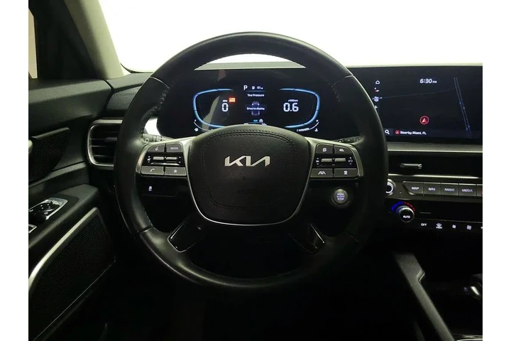 $30998 : Kia Telluride 2024 LX 4dr SU image 10