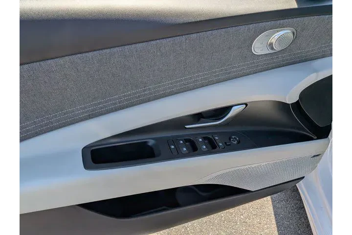 $27777 : Hyundai ELANTRA Hybrid 2025 image 8