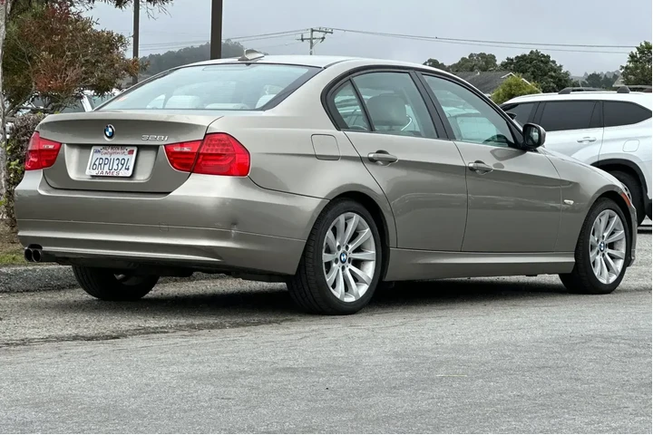 BMW 3 Series 2011 328i 4dr S image 5