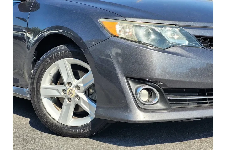 $8799 : 2012 Camry SE image 4
