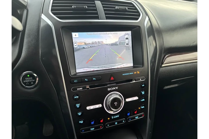 $18410 : 2018 Explorer Platinum image 1