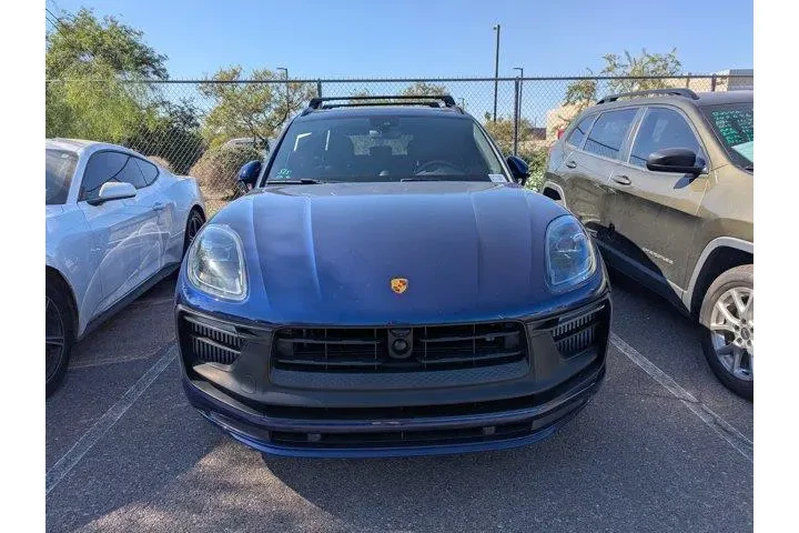 Porsche Macan 2022 AWD GTS 4 image 2