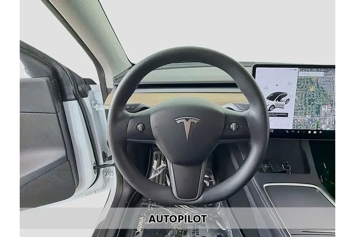 $26469 : Tesla Model Y 2021 AWD Long image 3