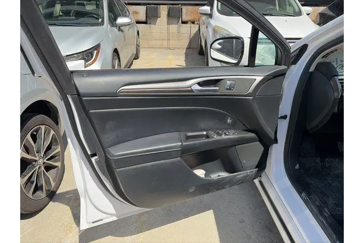 $9600 : Ford Fusion 2017 SE 4dr Seda image 10