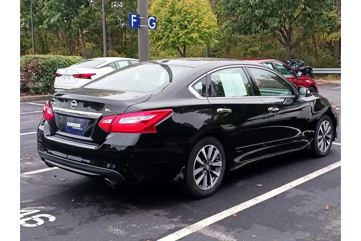 $14599 : Nissan Altima 2017 2.5 SL 4d image 5