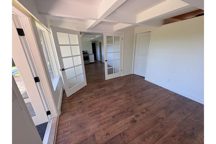 $1000 : easy access to transit image 1