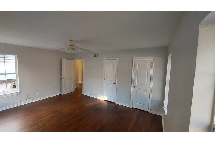 $1575 : Modern 2BD 1BT available image 3