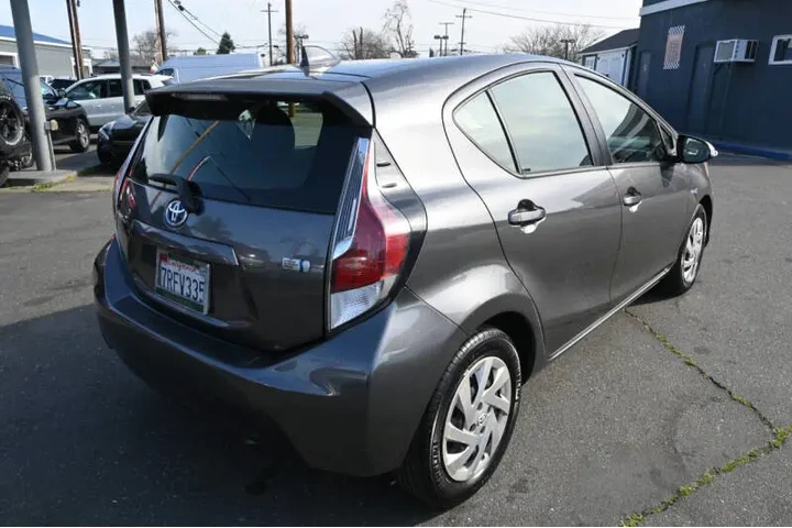 $8498 : 2015 Prius c Four image 6