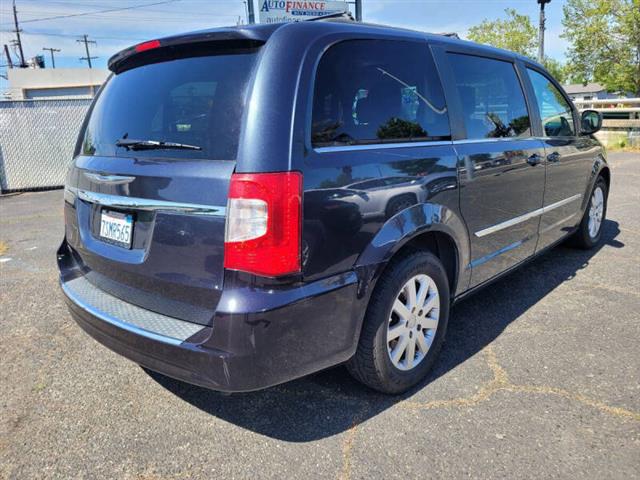 $7550 : 2014 Town and Country Touring image 4