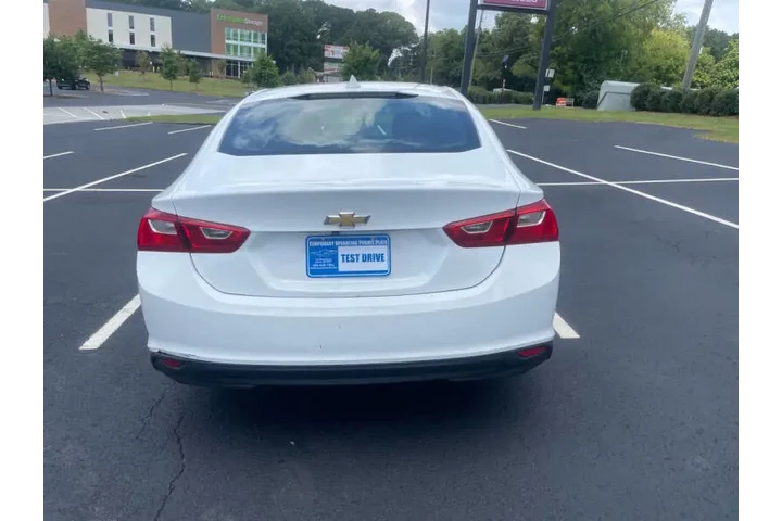 $14000 : 2017 Malibu LT image 5