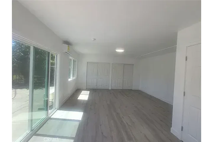 $1990 : JULY move-in @ Bell, CA image 2