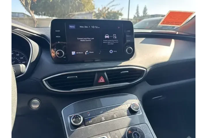 $18900 : Hyundai SANTA FE 2022 AWD SE image 8