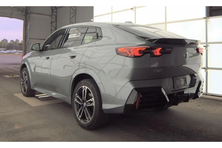 $36477 : BMW X2 2025 AWD xDrive28i 4d image 6