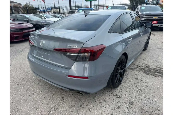 2025 Civic Sport image 3